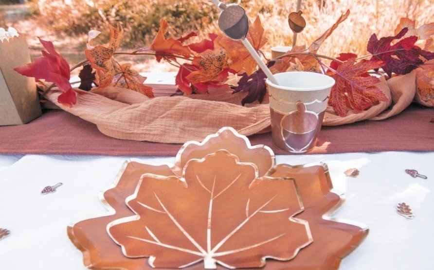 Gros Plan Sur Une Décoration De Table Automnale Avec Des