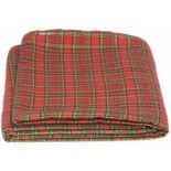 Nappe pliée tissu Scottish rouge/vert/or 140 x 240 cm